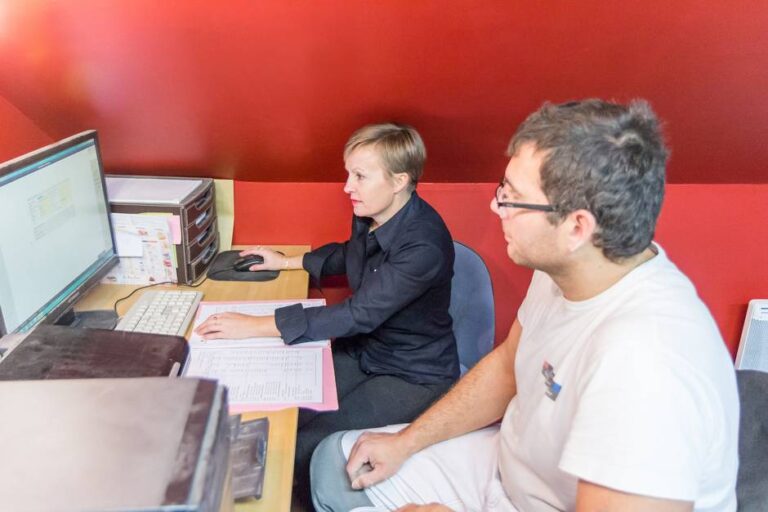 Jonathan, peintre, a retrouvé de la visibilité sur son entreprise